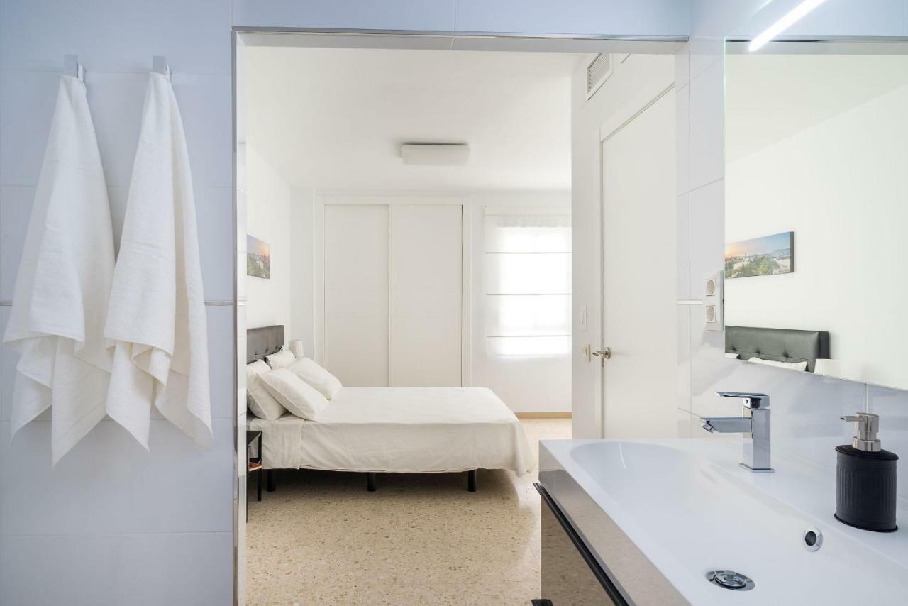Arcos Beach Infostays - Free Parking Malaga Luaran gambar